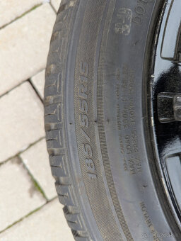 Predám celoročné pneumatiky Hankook 185/55R15 s diskami - 5