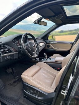 BMW X5 4.8i - 5