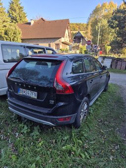 VOLVO XC60 D5 SUMMUM AWD, 158 Kw , M6 , RV: 4/2012 - 5