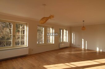 | DOM V ANGLICKOM ŠTÝLE 6 izb. KOLIBA - Vtáčie údolie - 5