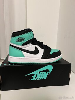 AIR JORDAN 1 RETRO HIGH OG (Green Glow) - 5
