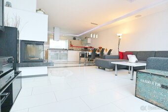 Krásny 5i RD s dvojgarážou, bazénom - TOP PROSTREDIE - 5