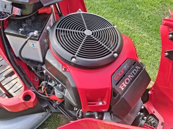 Zahradní traktor Honda HF 2622 - 5