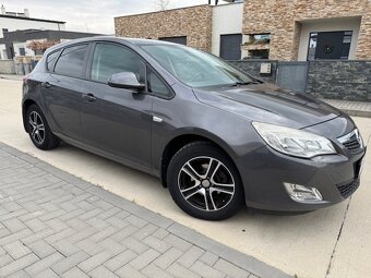 Opel ASTRA-J, 1,4 benzín, 2010 - 5