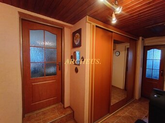 NA PREDAJ 3-IZBOVÝ RODINNÝ DOM s POZEMKOM 294 m2, PIEŠŤANY - 5