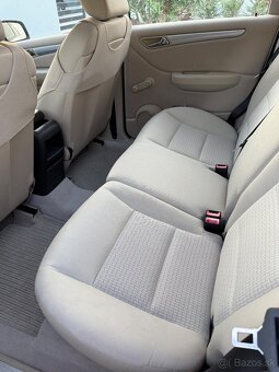 Mercedes B - 5