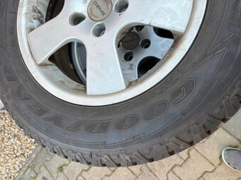 215/70r16 Goodyear wrangler - 5