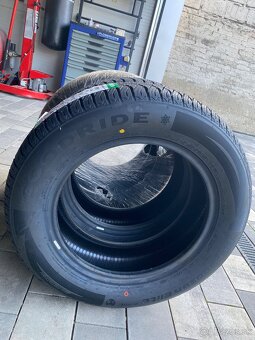 215/60R16celorocne - 5