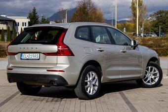 Volvo XC60 2.0 T8 Momentum AWD - 5