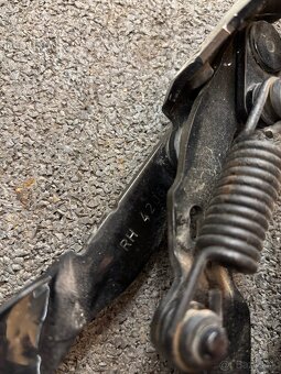 Záves batožinového priestoru Audi A4 B7 - 5