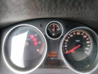 Opel Zafira 1.9 CDTi (2007) - 5