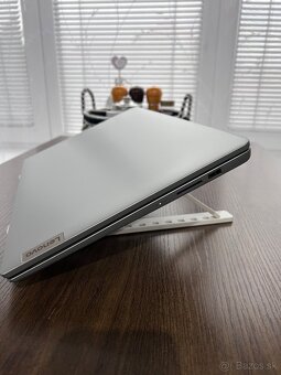 Lenovo Ideapad | Ryzen 5 7520U | 8GB DDR5 | 512 GB SSD M2 - 5