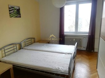 Predaj 3 izbový byt s balkónom, Medzilaborecká ul., Bratisla - 5