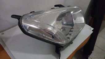 Predné pravé svetlo Toyota RAV4 - 5