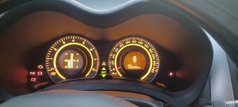 Toyota auris 1.33 - 5