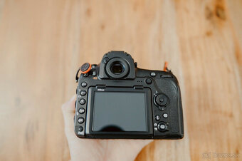 Nikon D850 DSLR - 5