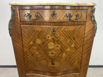 úzka intarzovaná komoda so šuplíkni Francúzkeho typu - 5