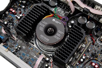 Cambridge Audio CXA61 - 5