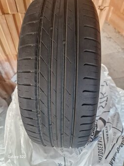 R16 205/55 - 5