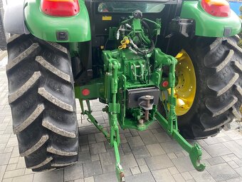 John Deere 5820 - 5