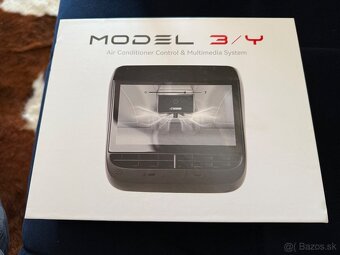Zadny displej Tesla Model 3/Y - 5
