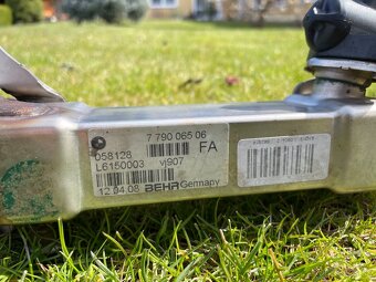 BMW E90 E91 E92 E93 320d 325d 330d 335d Intercooler hadica - 5