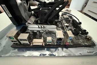 Asus Prime Z490M-Plus + Intel Core i5-10600KF + 32GB DDR4 - 5