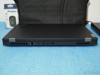Lenovo ThinkPad P15 Workstation i9-10885H SSD 1TB RTX 4000 - 5