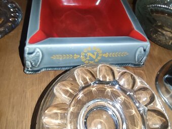 Kolekcia starých popolníkov - 5