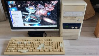Predám stolný počítač Intel Pentium - 5
