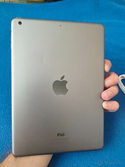 Apple iPad Air 32GB - 5