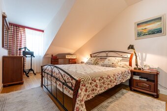 Krásny 2-podlaž.RD,dvojgaráž,veľká záhrada,Podhradík,okr.PO - 5