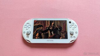 PS Vita 2000 white - 5