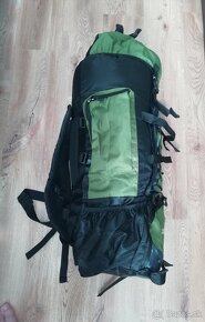 nový nepoužitý batoh objem 90L s ochrannou plas - 5
