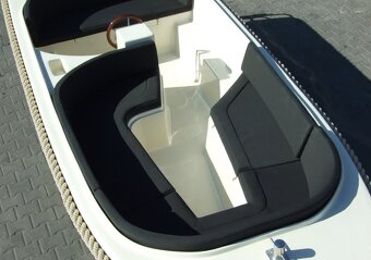 Motorový čln, loď Orion 500 SunDeck - 5
