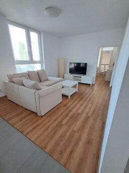 For Rent: 1-Bedroom Apartment - 5