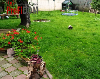 PREDAJ priestranný 6 izbový rodinný dom v meste Šurany. - 5