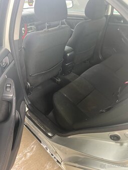 TOYOTA AVENSIS - 5