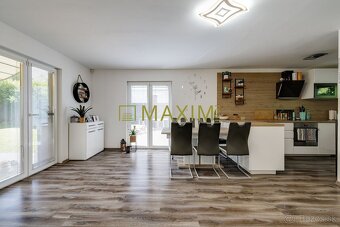 Rodinný dom v obci Hamuliakovo s bazénom - stačí sa len nasť - 5