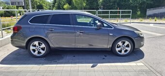 Opel Astra Sports Tourer 1.7 cdti (2011) - 5