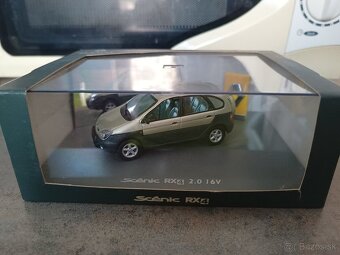 1:43 Renault RX4 - 5