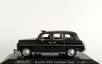 1:43 Austin FX4 - 5