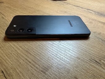 Samsung Galaxy s22 - 5