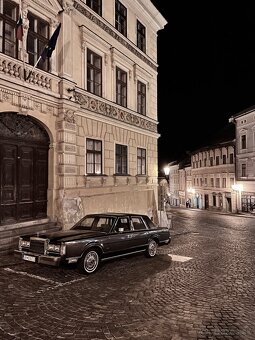 Lincoln Towncar - 5