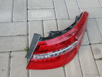 Mercedes Benz E trieda predné svetlo - 5
