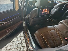 BMW 730 Long x-Drive-4x4 5/2022 12tis km stav nové - 5