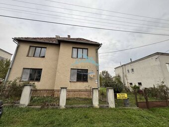 NA PREDAJ: Priestranný poschodový rodinný dom Obec Vinica, o - 5
