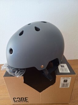 znackova Prilba freeride bicykel kolobezka vel L a XL - 5