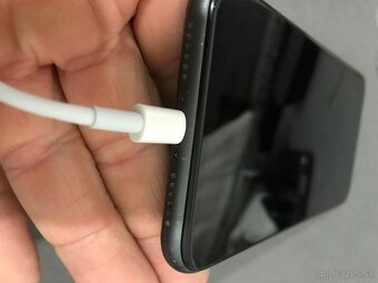 iPhone 11 64GB zachovaly nefunkčné face ID - 5
