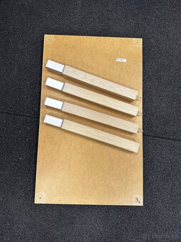 Malý stolík (s upraviteľnou vadou) - 5